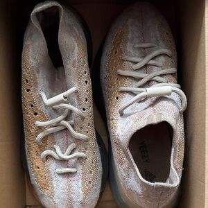 Yeezy Beige and Cream Knit Shoes